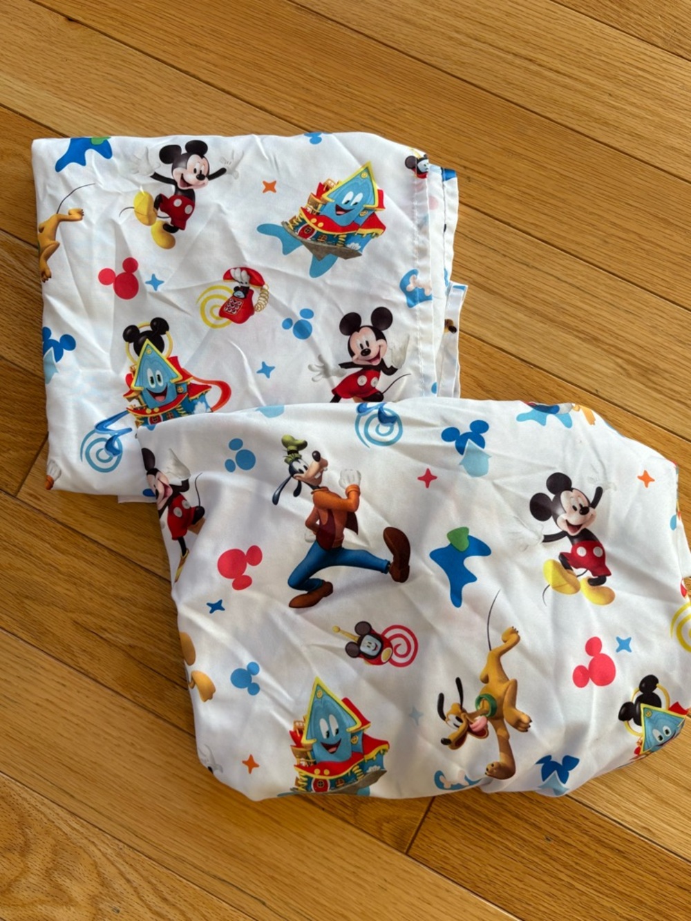 Disney Mickey Mouse Clubhouse / Junior Fitted Toddler/Crib 2 Pc Sheet Set EUC